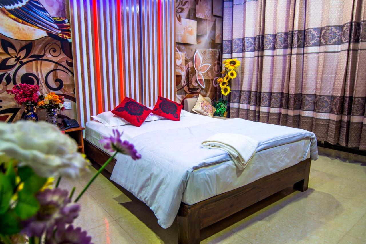 Hotel Pushpo Bilash Khulna Kültér fotó
