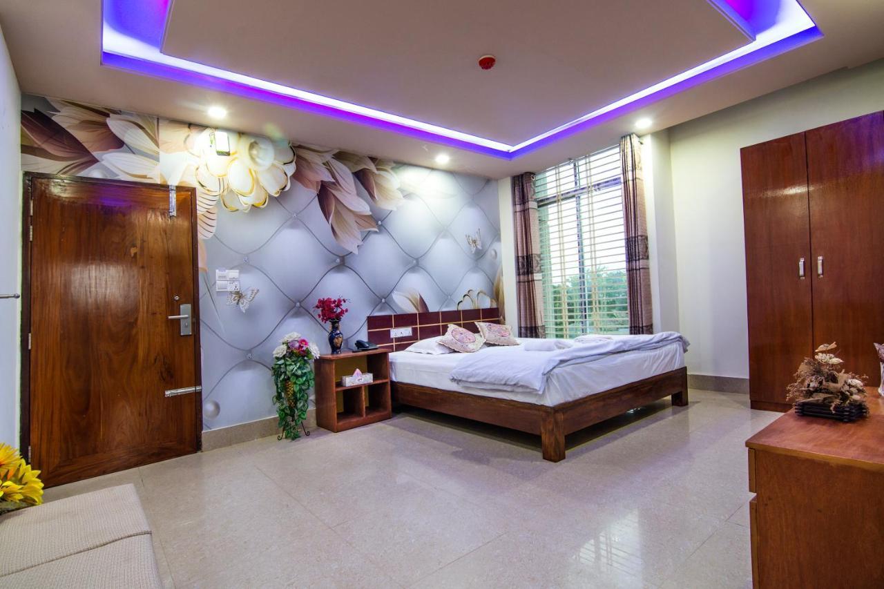 Hotel Pushpo Bilash Khulna Kültér fotó