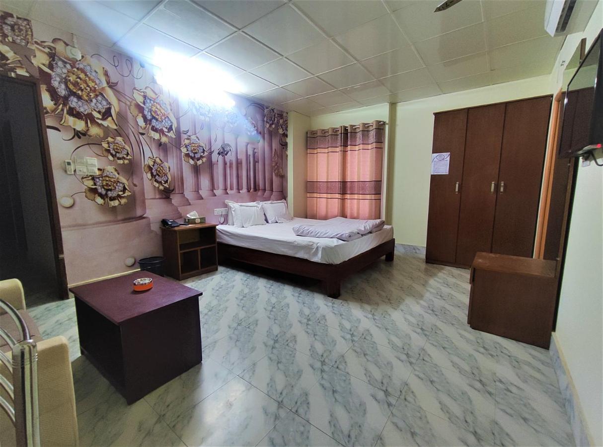 Hotel Pushpo Bilash Khulna Kültér fotó